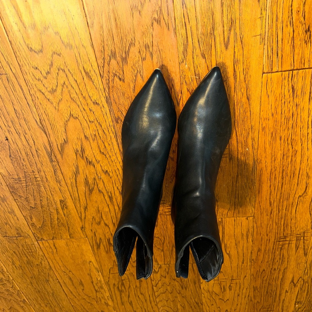 Sleek Black Heeled Boots for Women